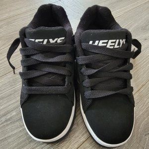 BRAND NEW! Heelys Size youth 2